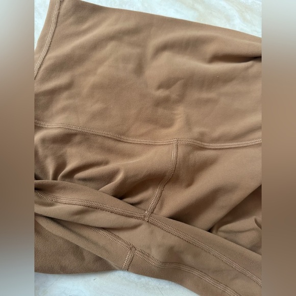 LULULEMON Align Cocoa High-Rise Shorts, 10” (US 4) - Picture 7 of 8